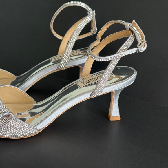 Badgley Mischka Women's Silver Remi Kitten Evening Heel Sandals, NEW pick size - Picture 9 of 16